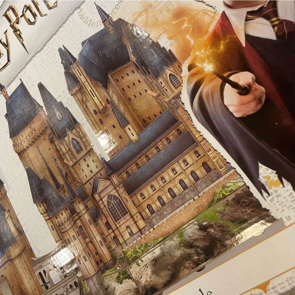 *NEW* Harry Potter Hogwarts Castle 3D Puzzle - Picture 3 of 6